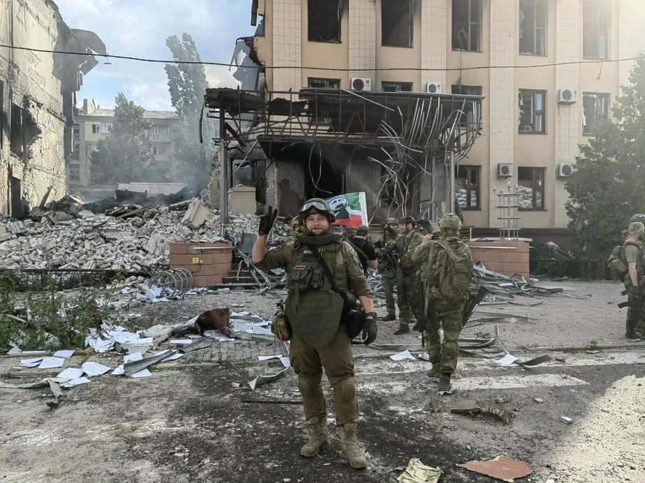 Российские военные в Лисичанске. Фото из телеграмм-каналов