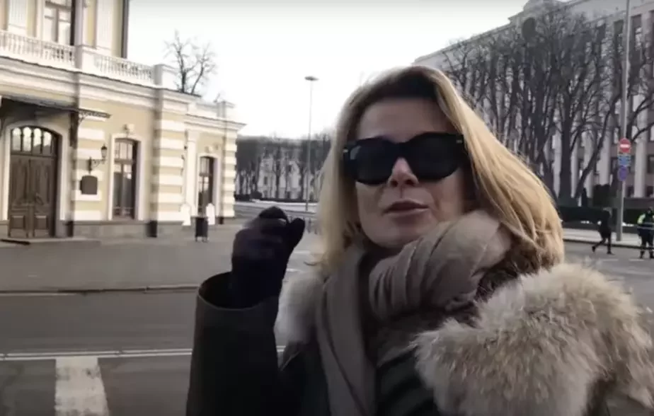 Скриншот видео из ютуб-блога Юлии Высоцкой